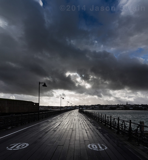 Storm clouds over Ryde Pier - IMG_9376