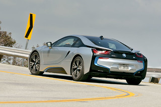 BMW-2014-i8-on-the-road-02