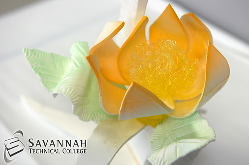 Sugar Showpieces January 2014 - Vine Mask with Golden Flower (closeup of flower)