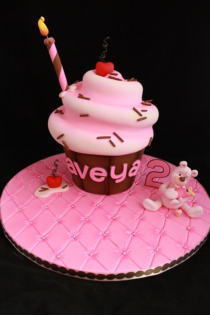 Jumbo Cupcake for Aveya