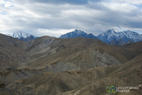 india mountains landscape ladakh busjourney ladakhlandscapes ladakhmountains srinagartoleh kashmirtoladakh