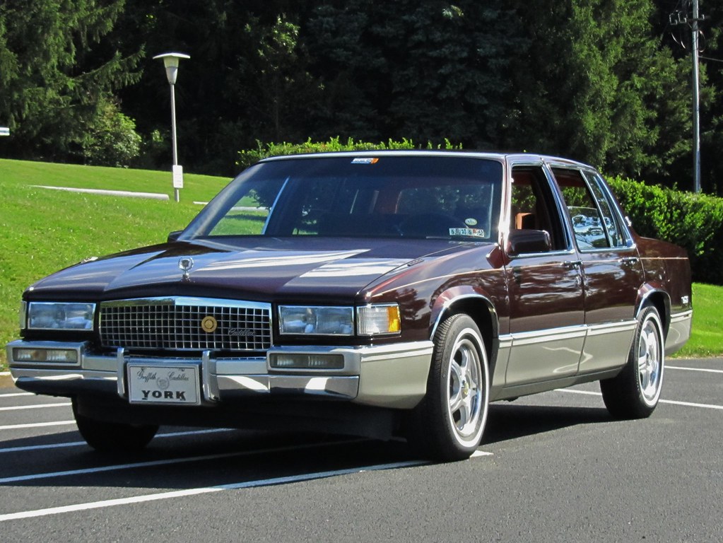 Image of 1990 Cadillac DeVille