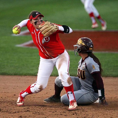 Congrats to @utahsoftball's @hannahflippen on being named the #Pac12 Player of the Year! She led the league with a .452 batting average and a 1.034 slugging percentage! #GoUtes! ⚾️ #UofU #universityofutah #UtahUtes #Utah #Utes