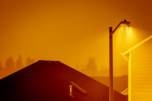 street lamp rain evening long exposure