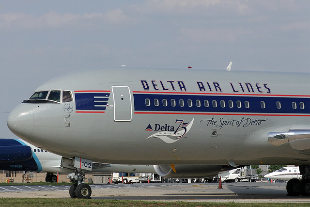 N102DA - Boeing 767-232 - Delta - May 2004