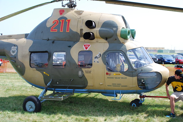 DSC_0131Mi-2 helicopter N211PZ