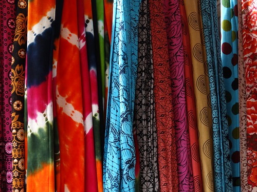 Silk for Sale in Bazaar - Fatehpur Sikri - Uttar Pradesh -… | Flickr