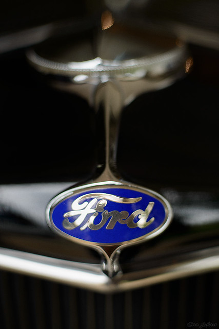 '33 Ford Details
