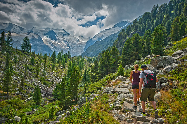 Hiking up to   Refuge Boval (Bovalhütte), Cabane de Boval. Bernina area. August 13, 2015. No,8153.