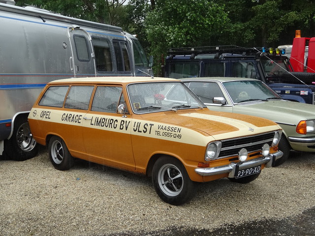 93-90-XD Opel Kadett CarAvan Apeldoorn