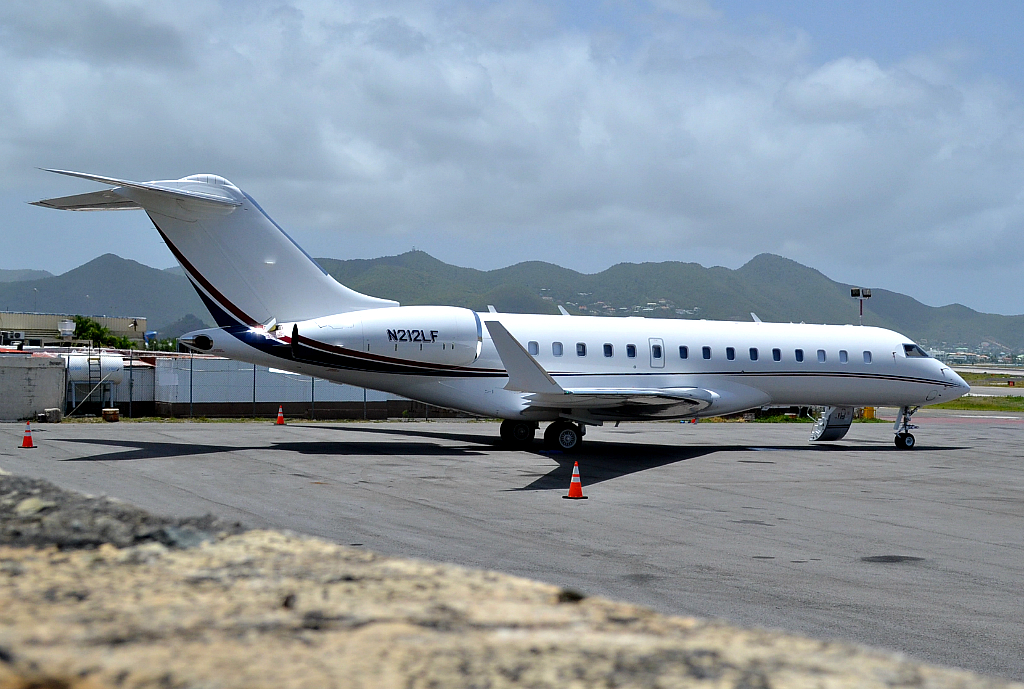N212LF at Sint Maarten (SXM) | Princess Juliana Airport TNCM… | Flickr