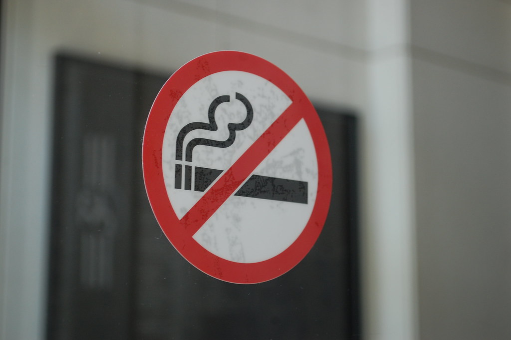 No smoking decal