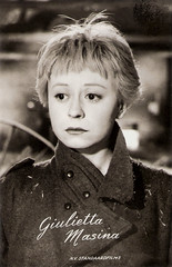 Giulietta Masina in La strada (1954)