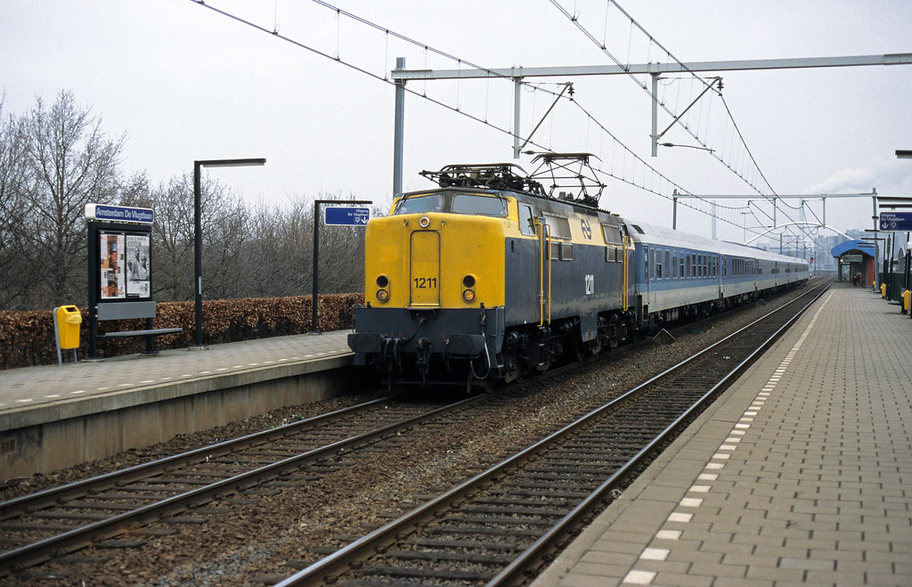 1211 NS + INT 2346 Emsland (Hannover Hbf 06:40 - Schiphol 11:08) on 17 March 1998