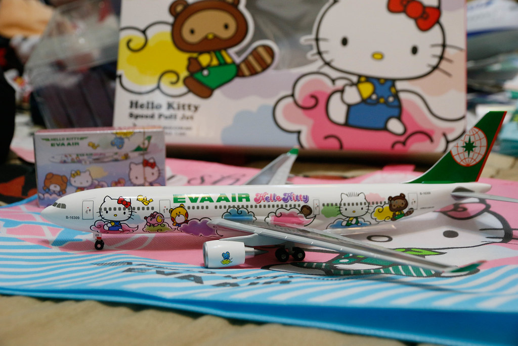 長榮航空 Hello Kitty 雲彩機模型