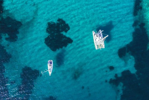 Topdown sailing... . . . . . . . #drone #phantom4 #phantom #phantom3 #p3p #p3a #topdown #sea #summer #sailing #yacht #greece #lifo #thassos #vathi #beach #cruise #yachts #water #watercolor #ibiza #greek #spain #cannes #france
