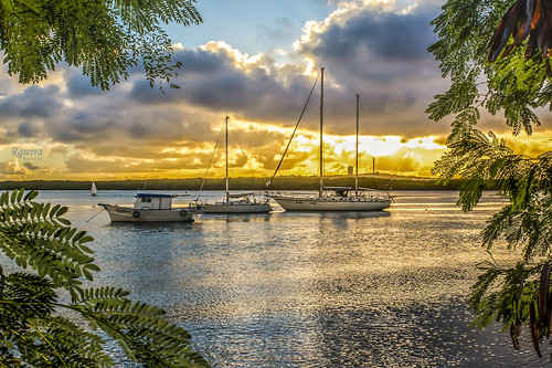 Sunset with boats by rqserra, sunset pordosol brazil sun praia beach nature brasil clouds landscape soleil zonsondergang agua tram
