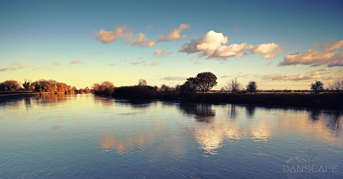 blue reflection tree weather clouds river golden aperture sony trent what nottinghamshire fiskerton 2880mmf3556 nex7 cloudsmatchtrees