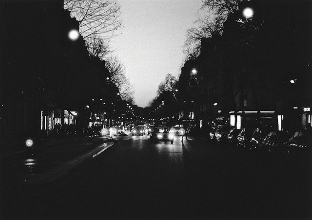 Boulevard Saint Germain, samedi soir - Saturday evening.