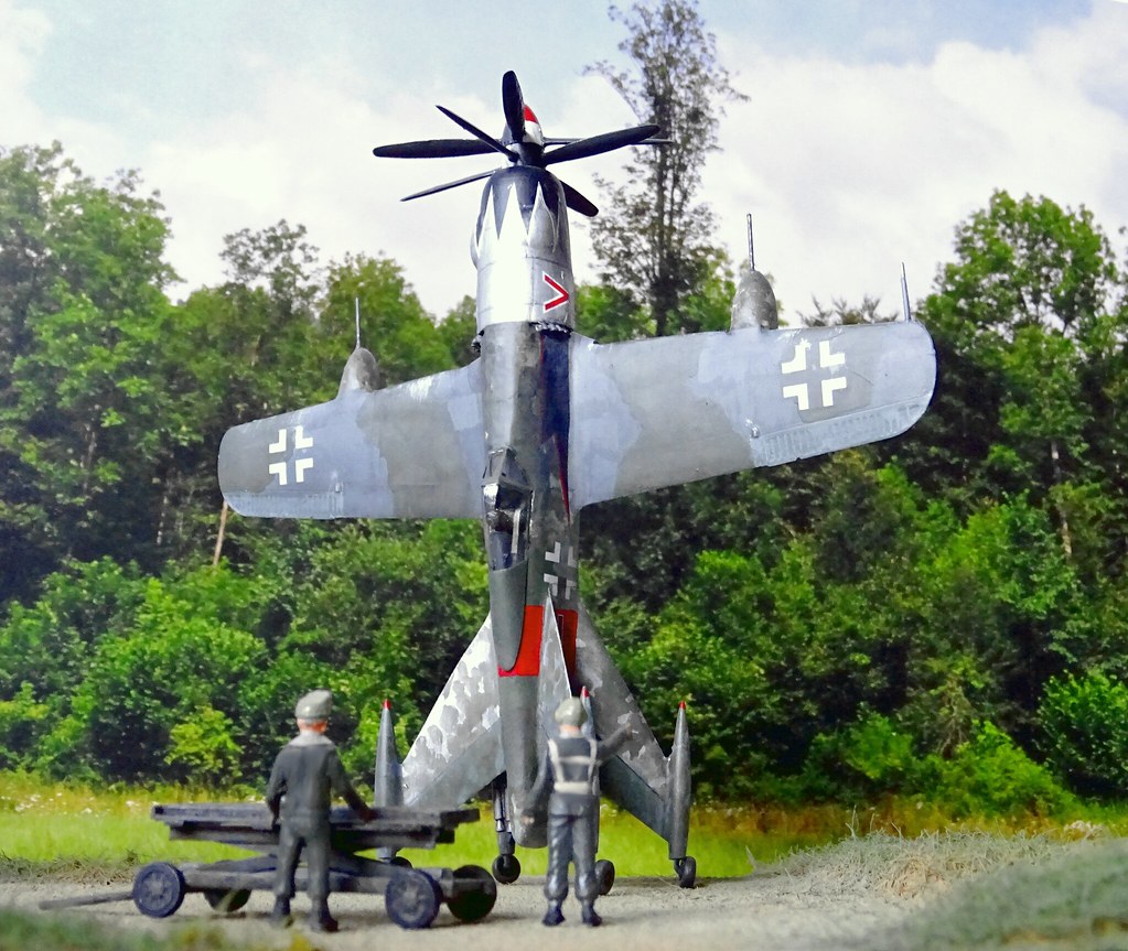 1:72 Focke Wulf Ta 338 A-1/R2, aircraft „X+ ―” Red of II./EK338 (attached to JG300), Deutsche Luftwaffe; Dortmund, April 1945 (Whif/scratchbuilt)
