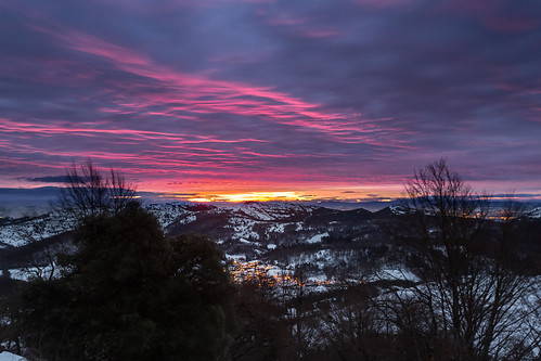 Amanecer Santuario de Oro II by Alfredo.Ruiz, Precioso y efimero amanecer desde las inmediaciones del Santuario de la Vergen de Oro con los Chicos