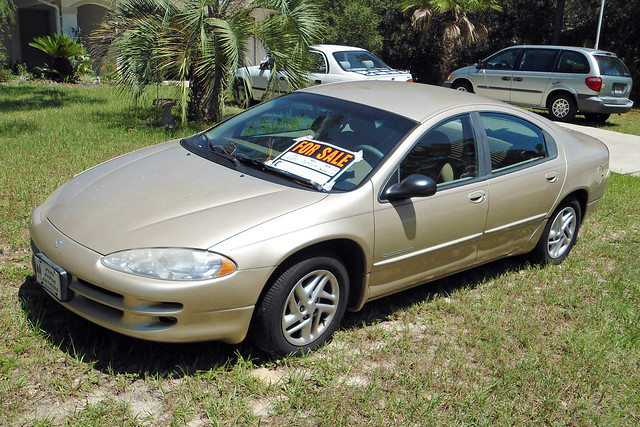 2000 Dodge Intrepid, Front Side View