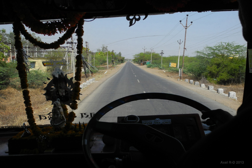 The road to Omkareshwar (MP)