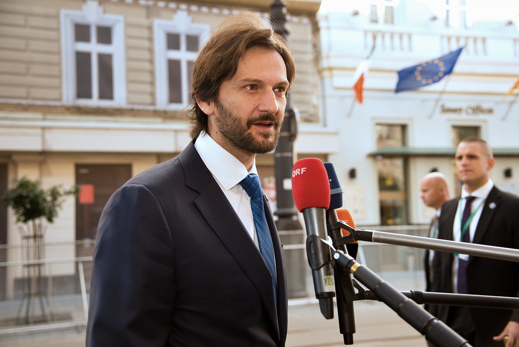EU Return Order Expands Migrant Detention and Hubs