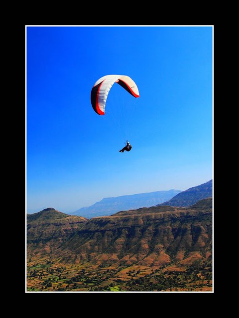 Paragliding @ Harrison's Folly- Panchgani