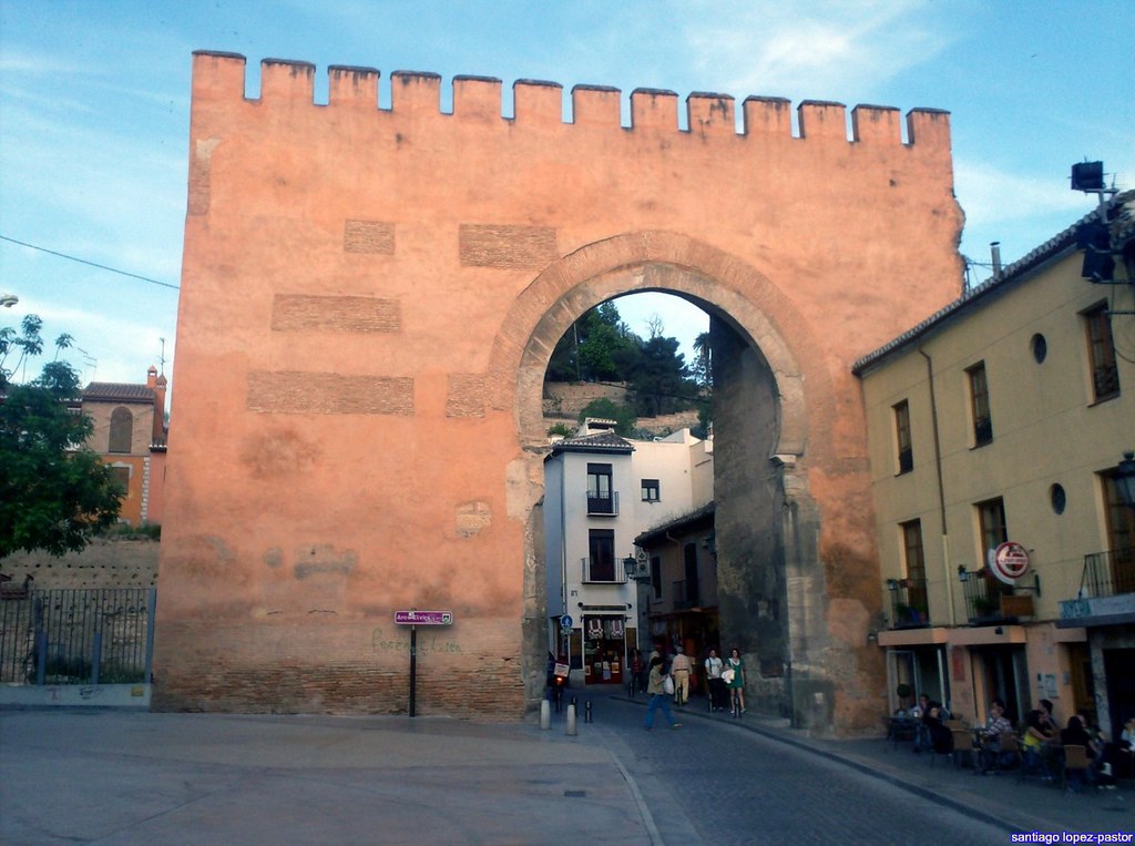 Puerta de Elvira (Granada)