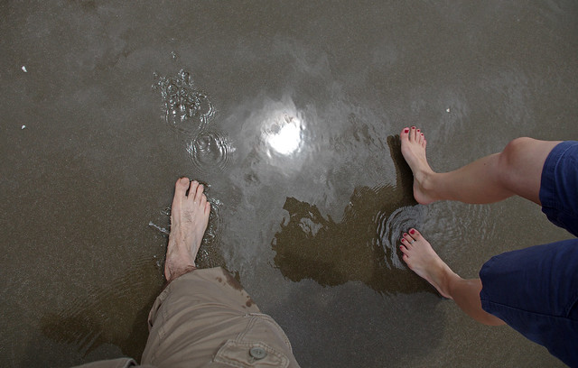 feet on the beach in auckland 1