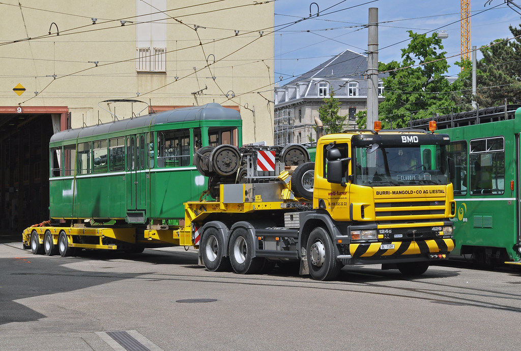 Am 25.05.2016 geht der B 1430 auf die letzte Rreise. Hier verlässt der Lastwagen die Hauptwerkstatt der BVB.