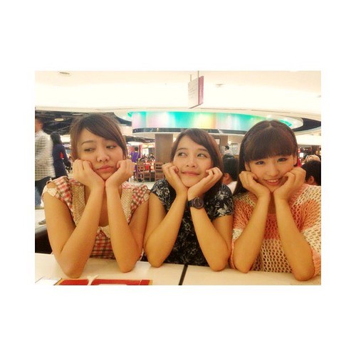 @kinalJKT48 : foto jaman dulu👻 dulu mereka hanya teman biasa. tapi sekarang best friend banget! temen sharing… https://t.co/nK05osR8OB | by aduyindehoy