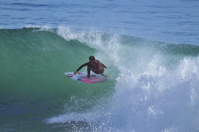 Kanoa looking for the Barrel