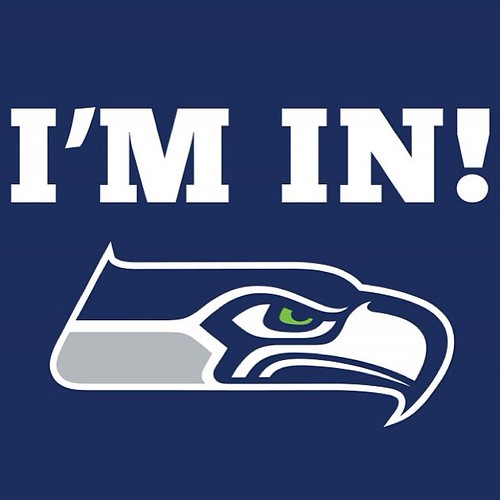 Hey #WSU, one last reminder! Join us at noon Fri. on the steps outside the CUB for a Cougar #12thMan pic. Wear @Seahawks gear! #GoHawks