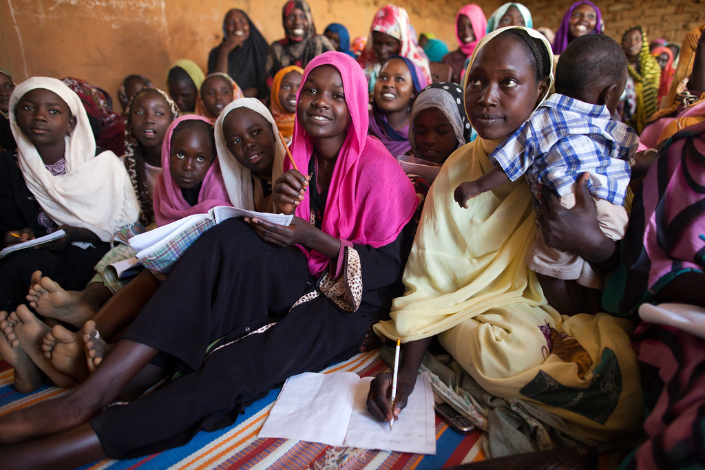 Photo Essay: UNAMID Police Facilitates English Classes for Displaced Women