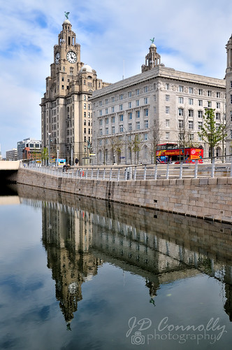 liverpool reflections merseyside wetreflections nwengland theroyalliverbuilding thecunardbuilding