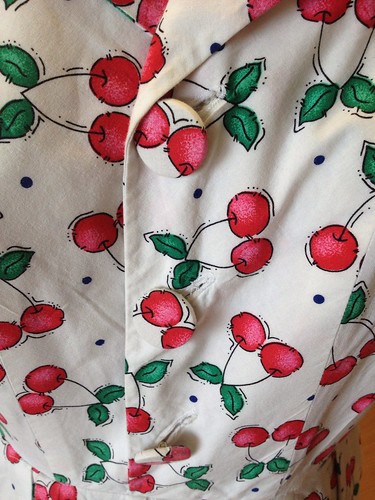 cherry-print shirtdress buttons | Esperluette | Flickr