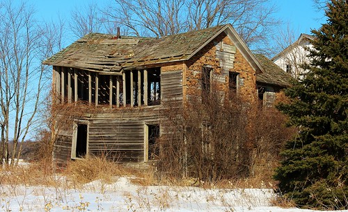 winter house snow wisconsin canon wooden abandon desolate derelict wi deserted deteriorating delapitated t5i
