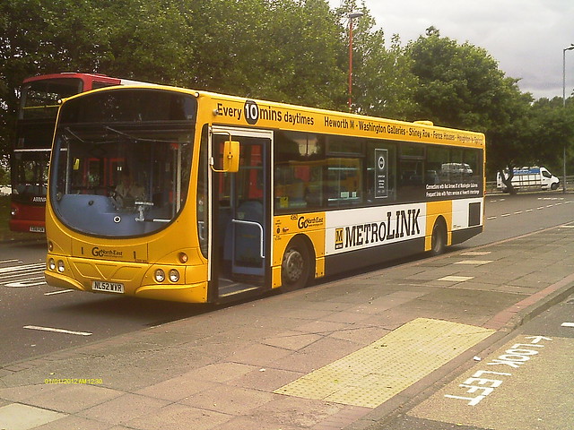 4960 NL52 WVR GNE MetroLink Wright Solar on the M1 to Houghton le Spring