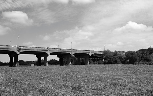 concrete steel girder bridge corinth street viaduct trinity river dallas county texas greenbelt park pontist united states north america
