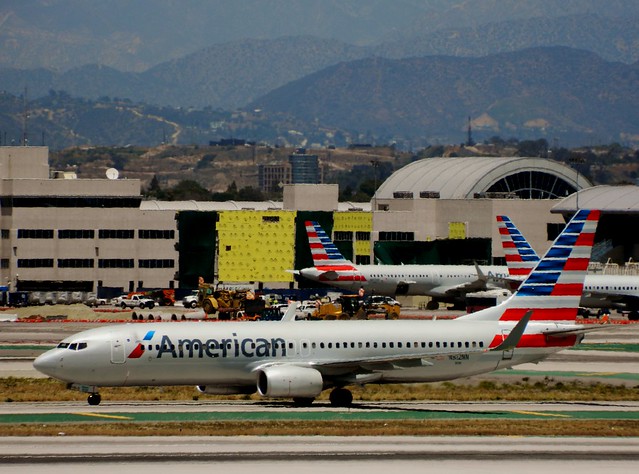 American Airlines Boeing 737-800 Flight #  AAL263 seconds after arrival @ LAX taxiing to the gate.