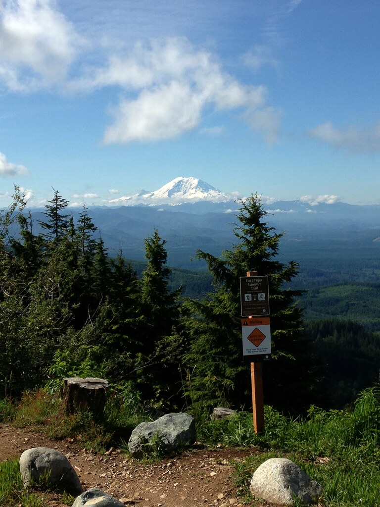 Mt. Rainier view from East Tiger Summit