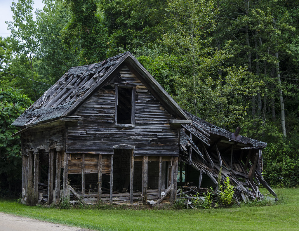 Burned out shell | A small home near St. Ignatius Church, Go… | Flickr