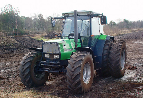 traktor moor reifen torf zugmaschine hochmoor maschnine landwirtschaftliche breitreifen minimierung stollenreifen bodendruck doppelbereifung doppelreifen
