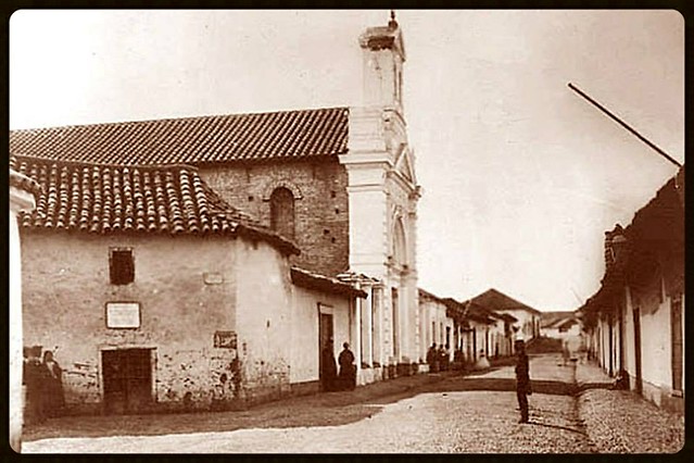 calles Lastarria y Valdivia: 1867  fotografia de Wiliam Oliver de la Iglesia de la Veracruz, base para el cuadro de M A Caro.
