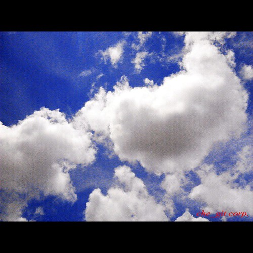 Awan .. #sky #cloud #bluesky #test #application #insta #instapic #instagram #tenggarong #kalimantan #timur #Indonesia #che_git #corp. | by che_git corp.