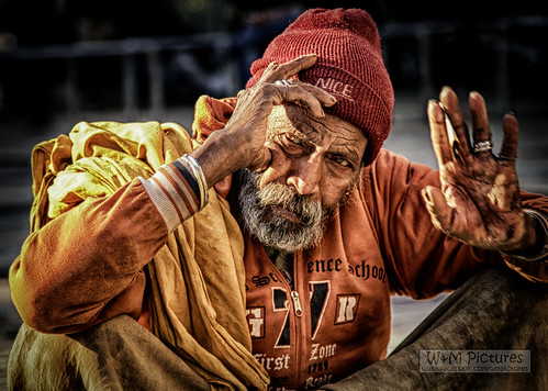 new old travel india man travelling photoshop canon photography delhi monk 7d alm hdr begger 24105 vagabond olddelhi photomatix colorefex wmphotography blinkagain hdrefex wmpictures