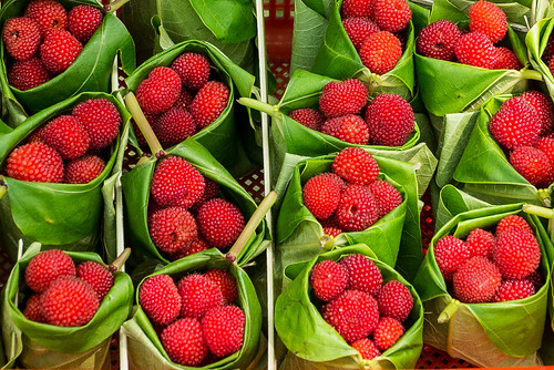 Waxberry - very tasty!! by Rita Willaert, Xiaoqikong between Guangxi and Libo ... 

Waxberry, or Chinese strawberry (and often mistranslated f