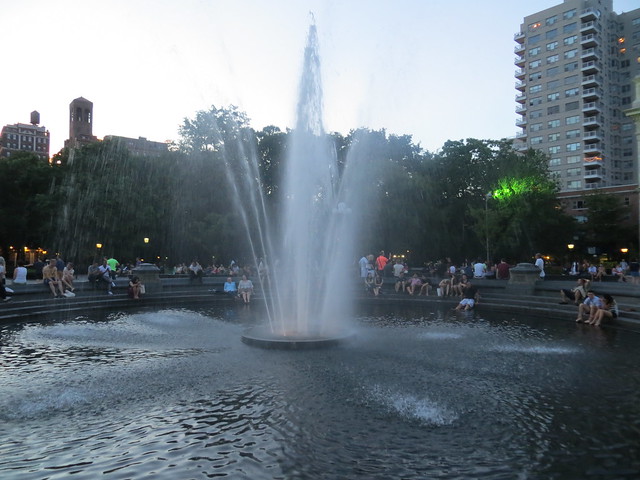 Washington Square Park @ dusk - Manhattan, NYC